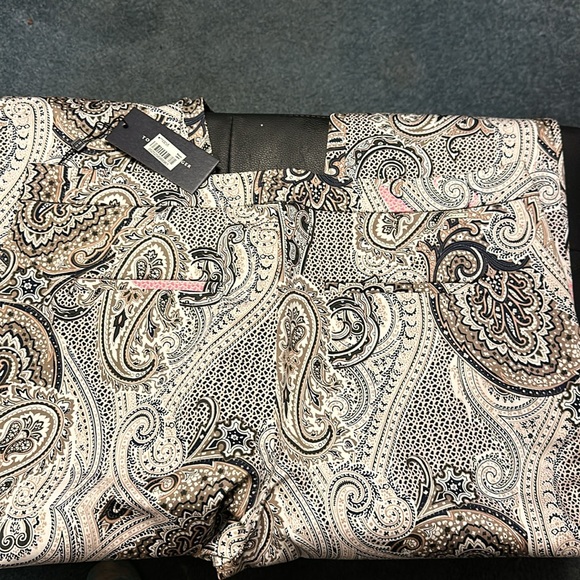 Tommy Hilfiger size 8 paisley print slacks. - Picture 4 of 8